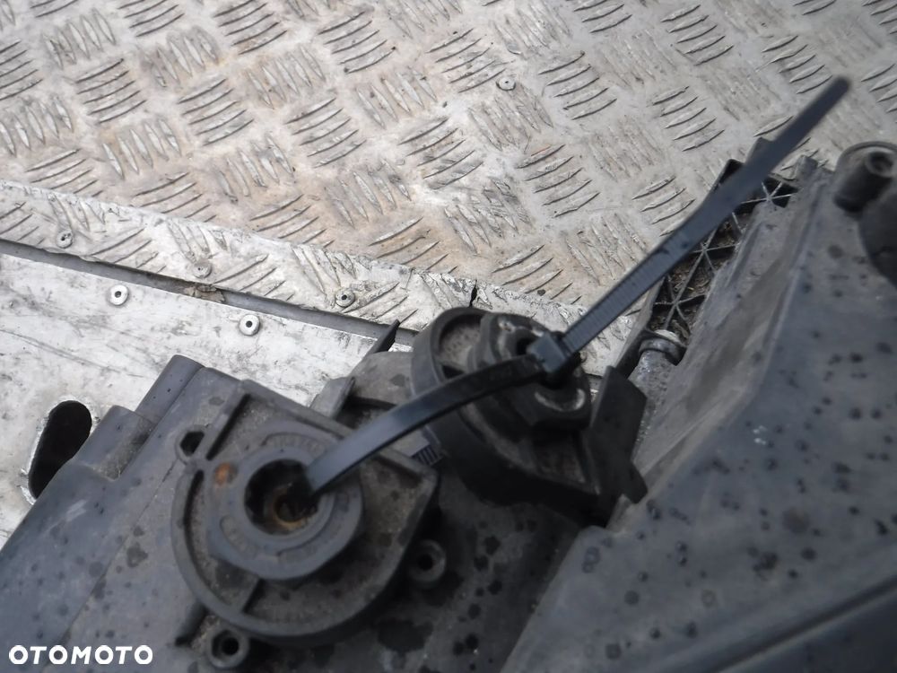 Seat Alhambra 7N lampa przod zwykla H7 - 5