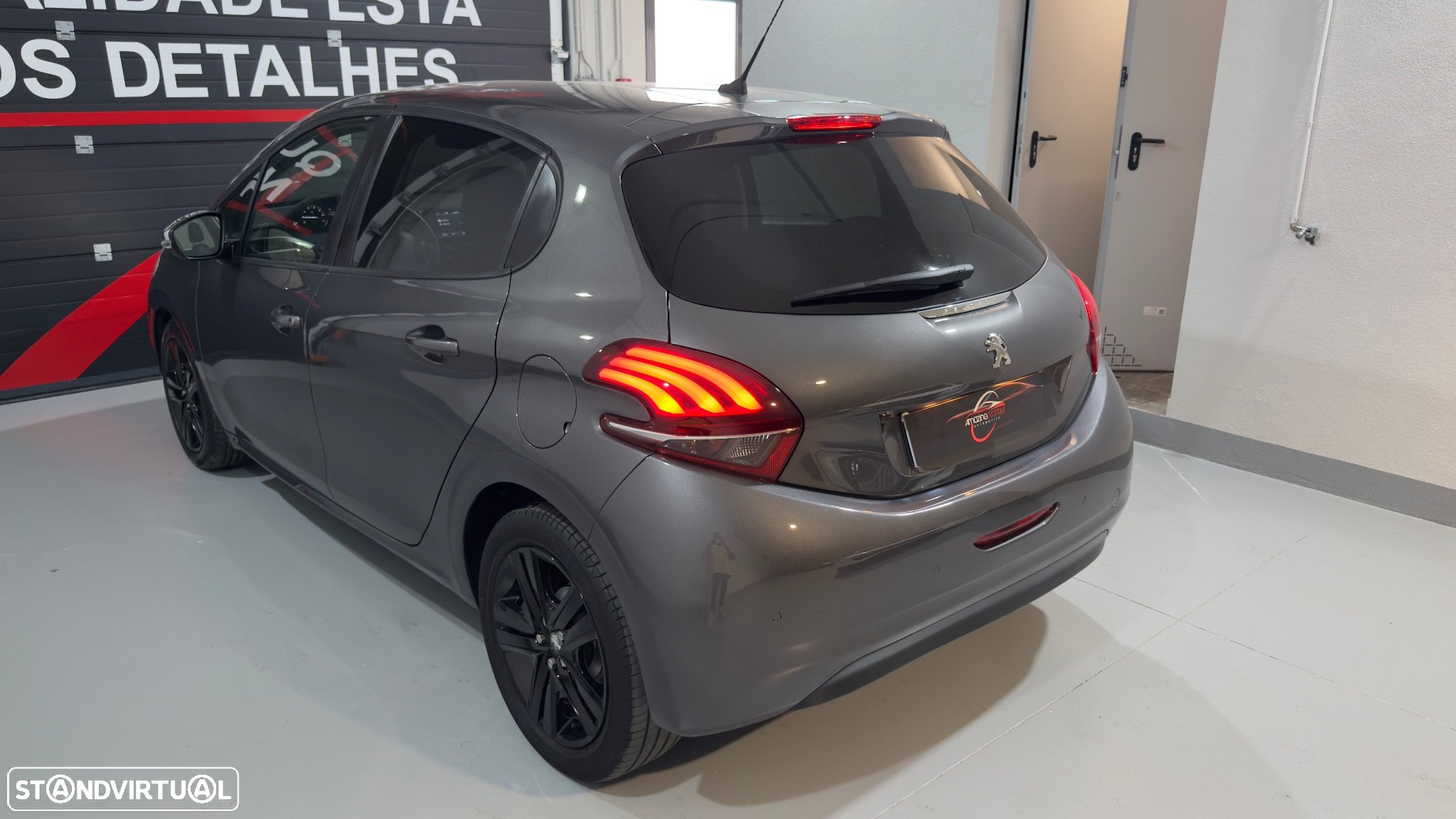 Peugeot 208 1.2 PureTech Signature - 7