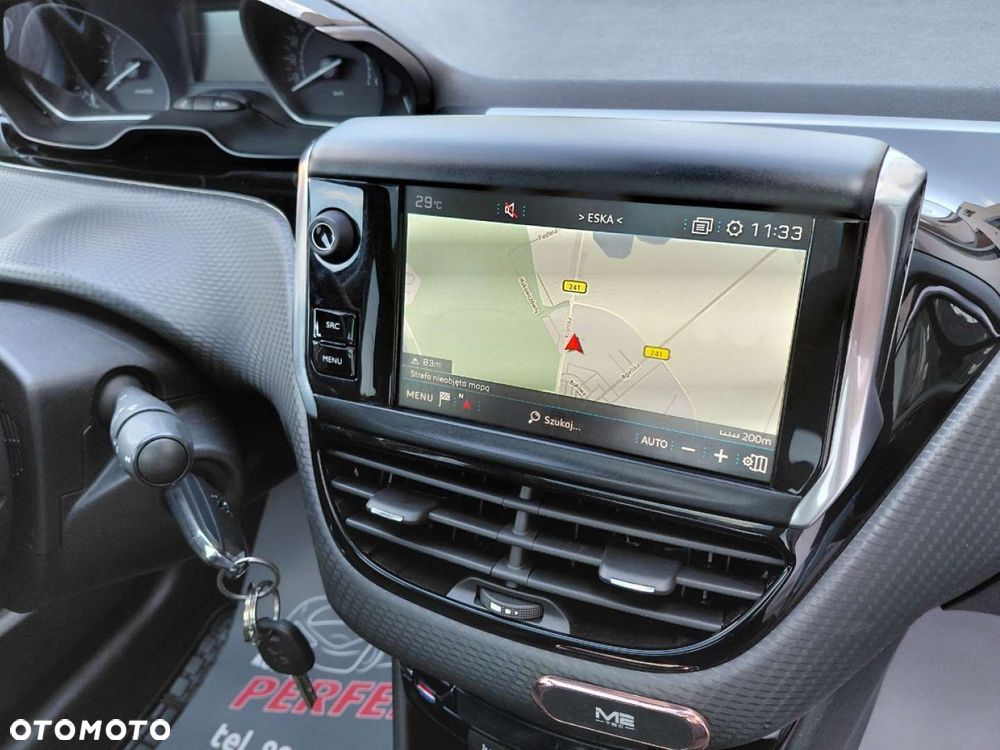 Peugeot 208 - 13
