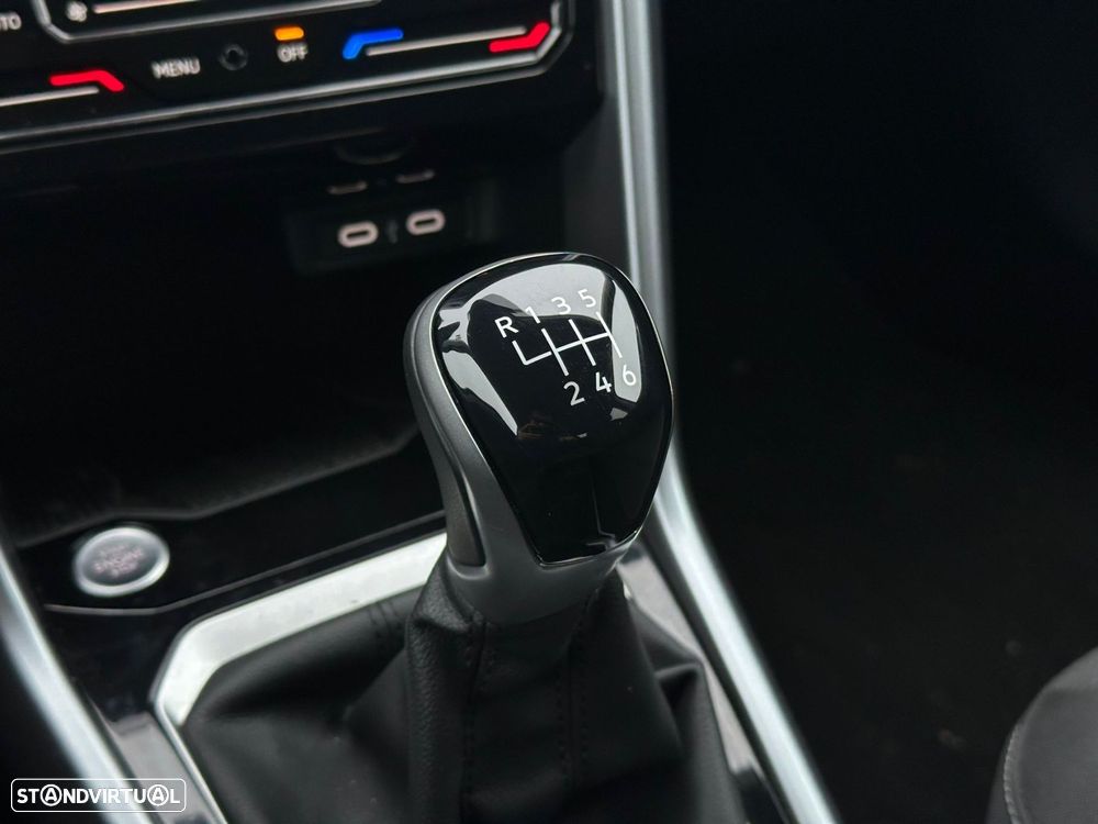 VW T-Roc 1.0 TSI Urban - 27