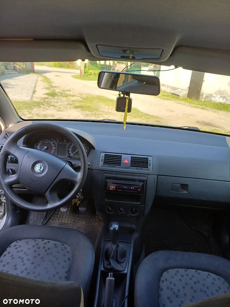 Skoda Fabia - 8