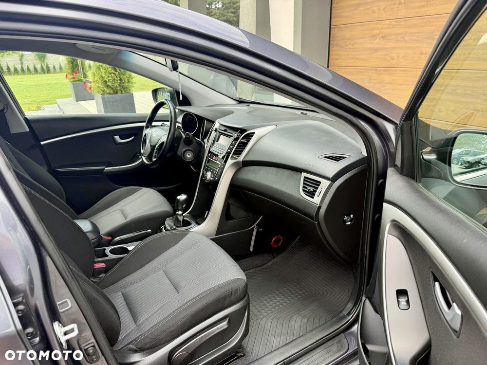 Hyundai i30 i30cw 1.6 CRDi Intro Edition - 18