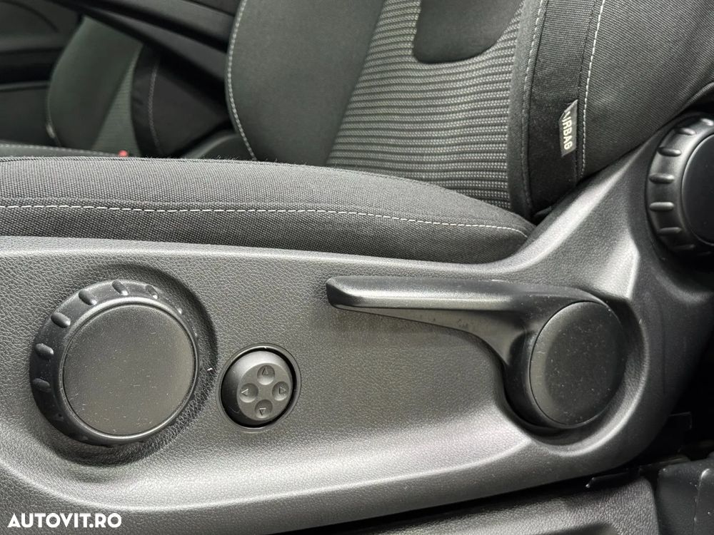 Mercedes-Benz V 220 d kompakt 9G-TRONIC Avantgarde Edition - 11
