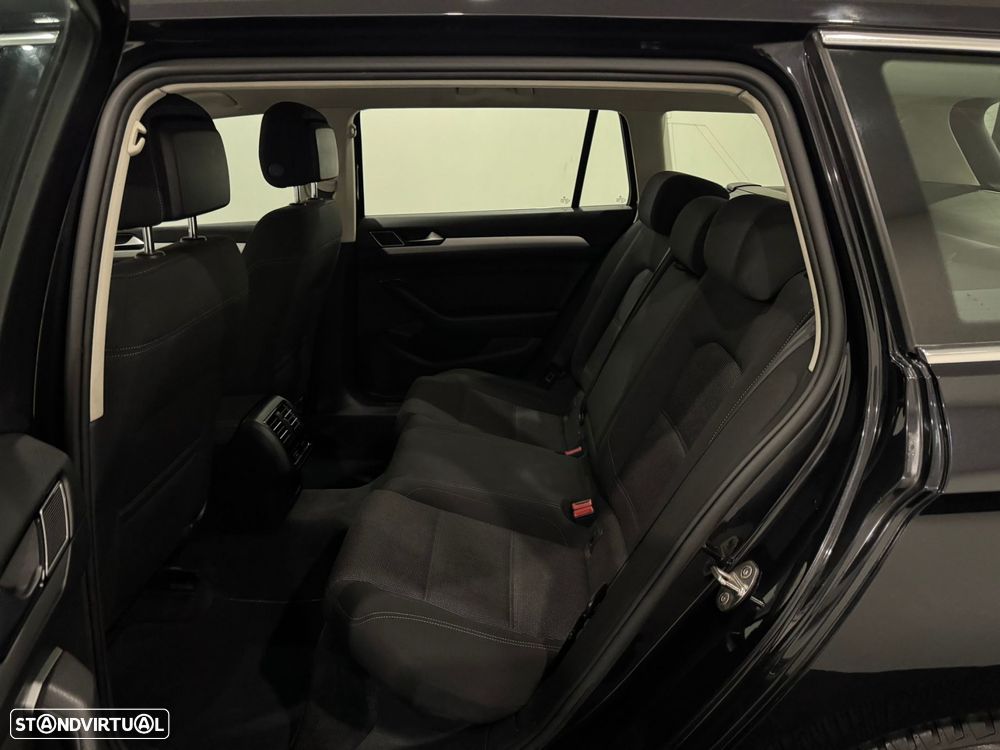 VW Passat Variant 1.6 TDI Confortline - 31