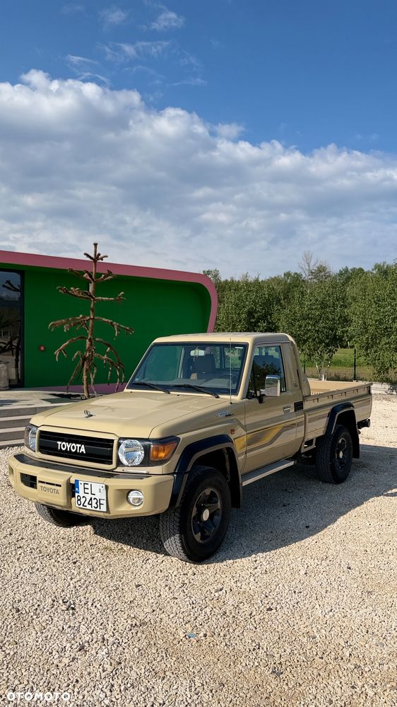 Toyota Land Cruiser - 6