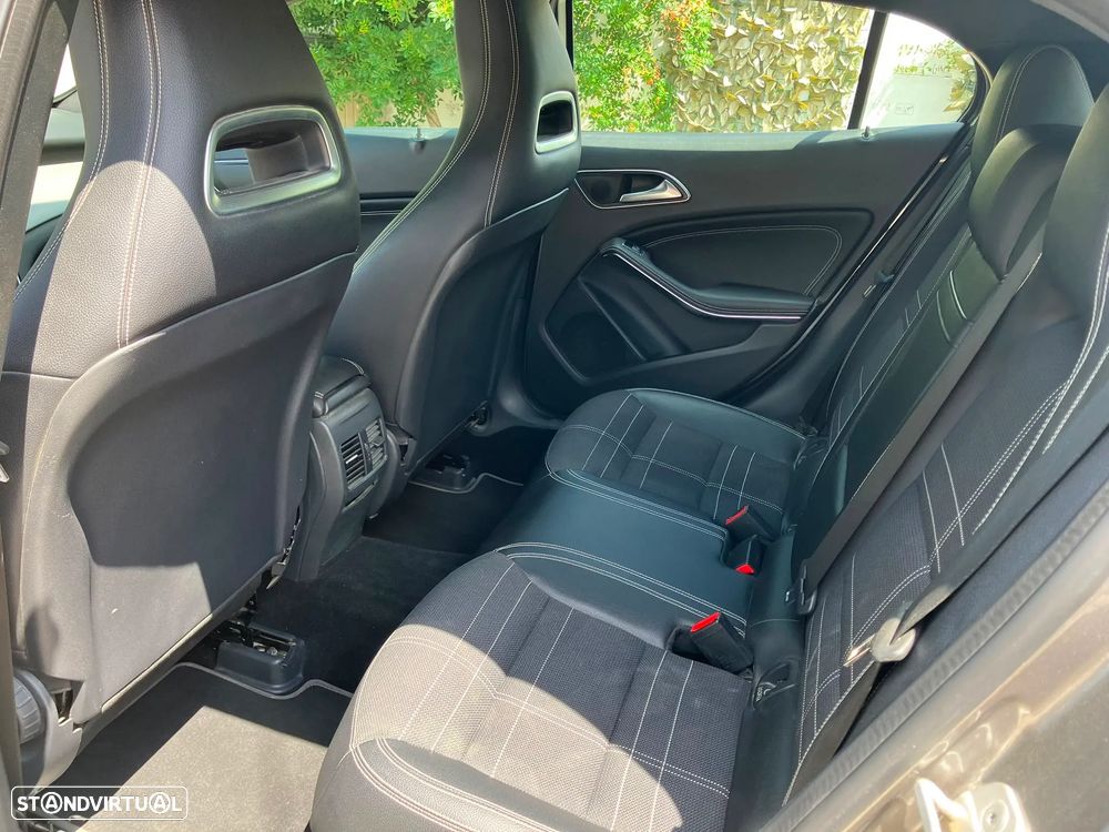 Mercedes-Benz GLA 200 (CDI) d 4Matic 7G-DCT Urban - 9