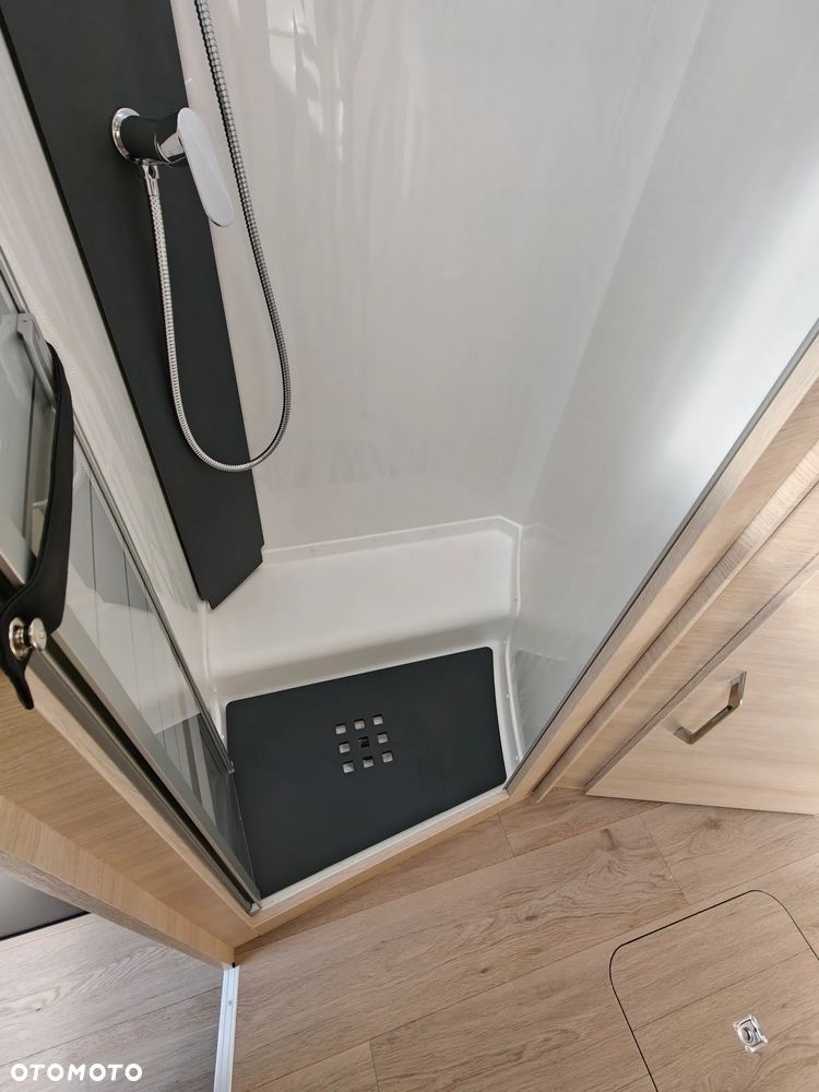 Rapido 666F  OD RĘKI - EKSKLUZYWNY KAMPER BOGATO WYPOSAŻONY - 14