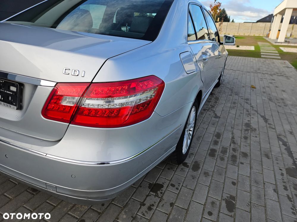 Mercedes-Benz Klasa E 220 CDI BlueEff Avantgarde - 31