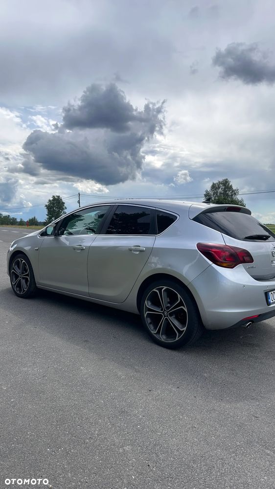 Opel Astra 2.0 CDTI Cosmo - 5