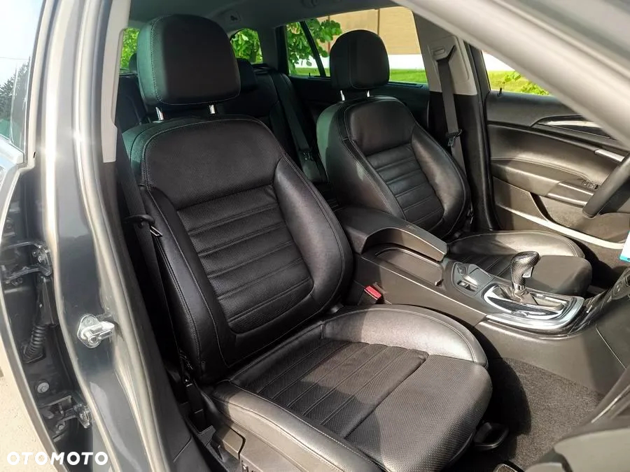 Opel Insignia 2.0 CDTI automatik Business Edition - 34