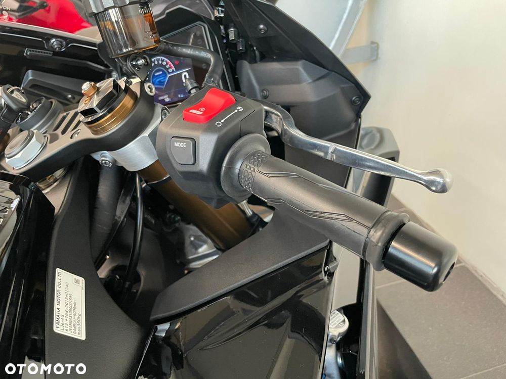 Yamaha R9 - 10