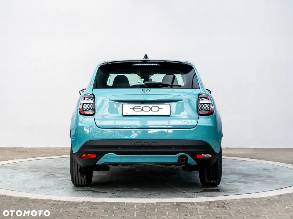 Fiat 600 1.2 Turbo Hybrid eDCT - 4