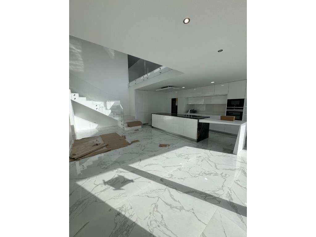 Duplex T4 de Luxo - Elegância, Espaço e Exclusividade num Condomíni... - Grande imagem: 2/30