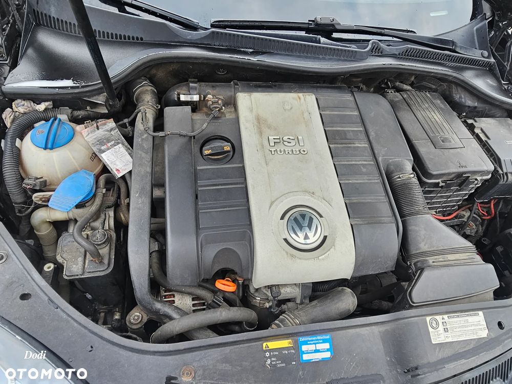 Volkswagen Golf - 8