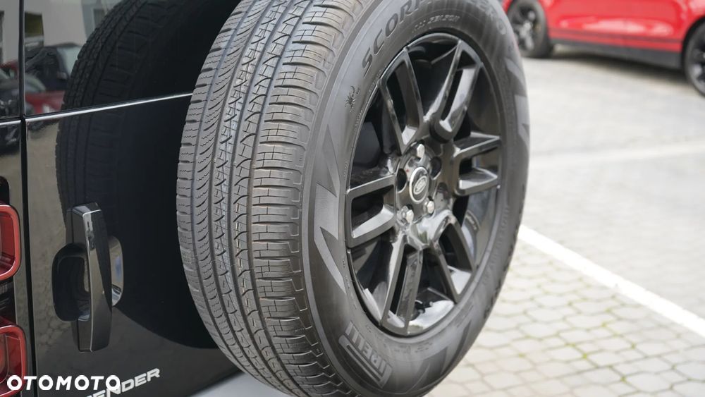 Land Rover Defender 3.0 D250 mHEV S - 9