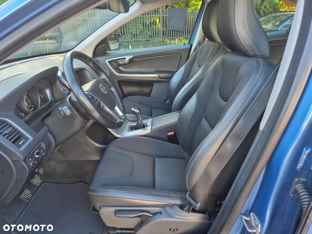 Volvo XC 60 D3 Drive-E Momentum - 35