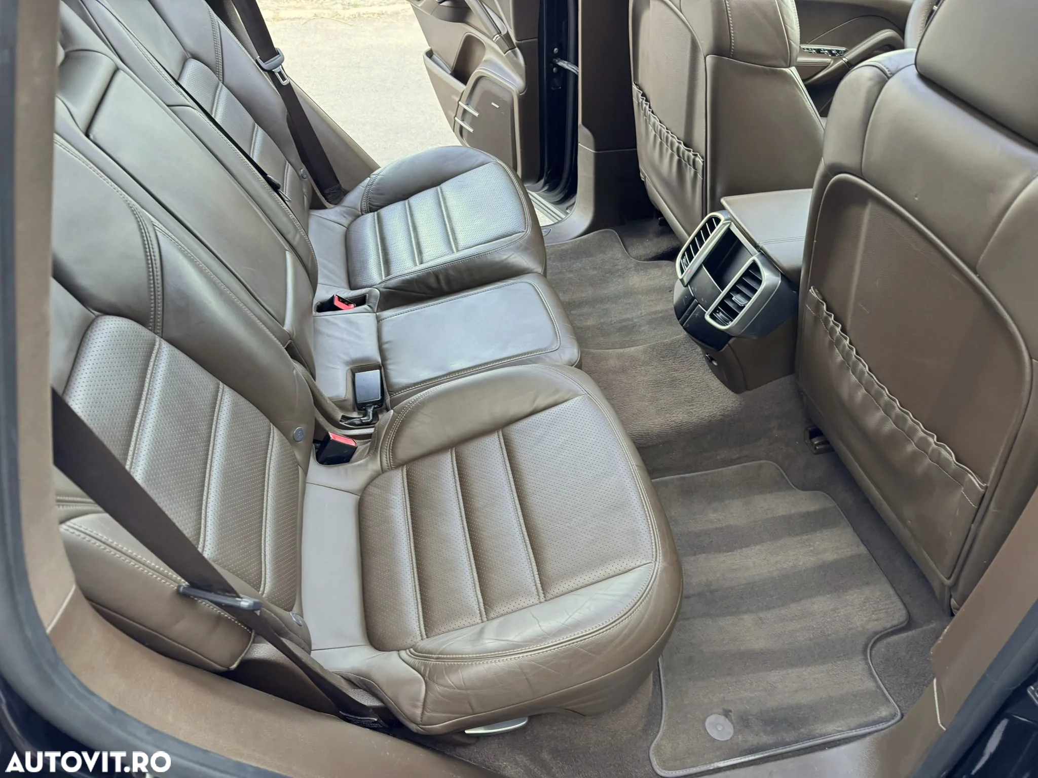 Porsche Cayenne Diesel Platinum Edition - 18