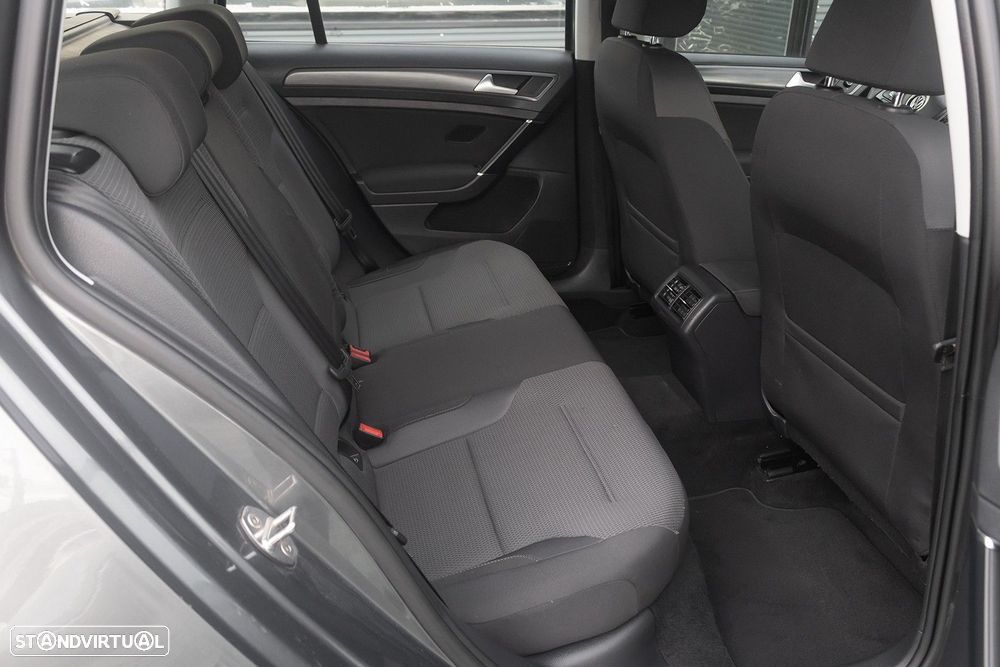 VW Golf Variant 1.6 TDi Confortline - 22