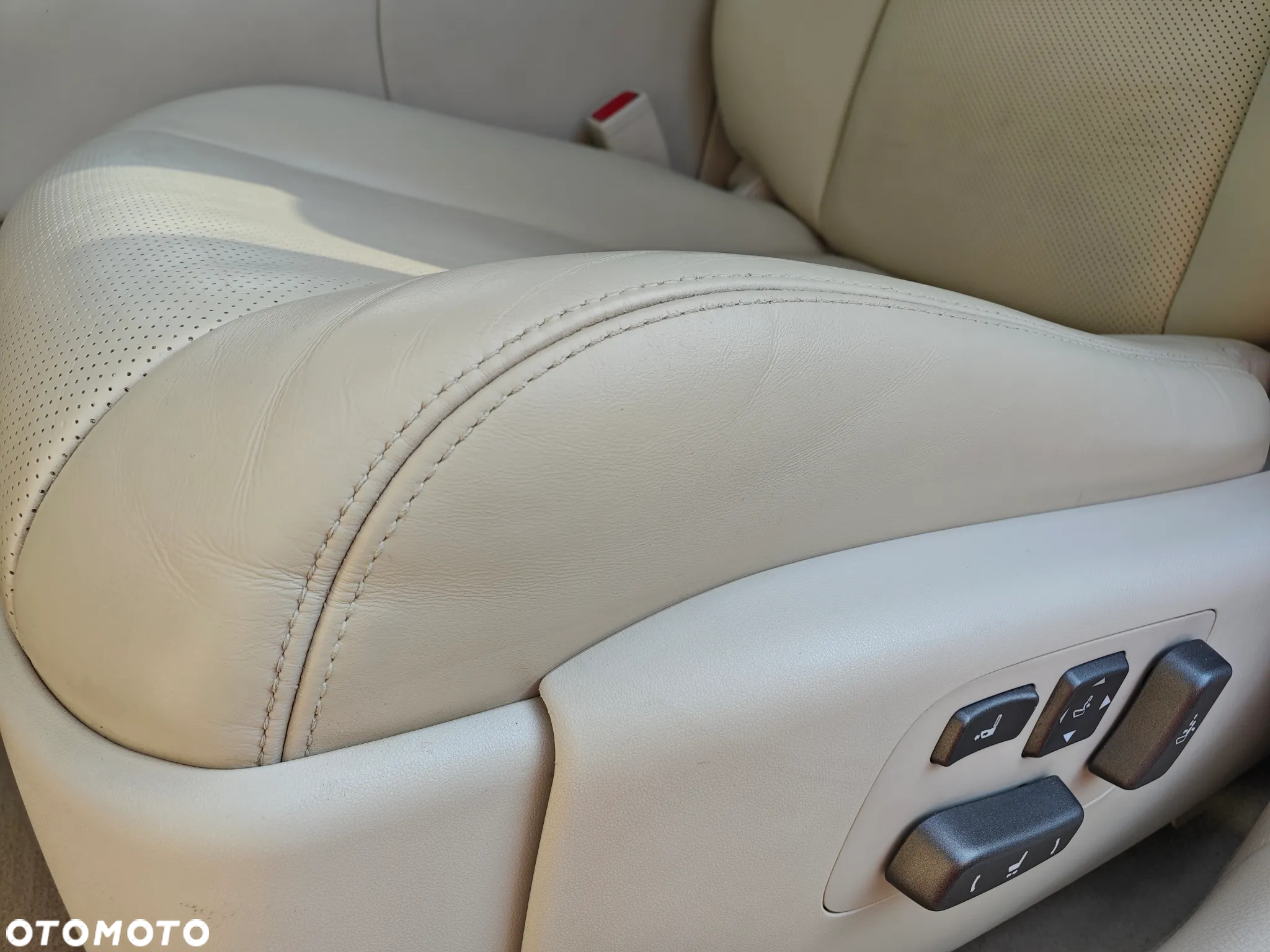 Lexus LS 600h L Superior - 15