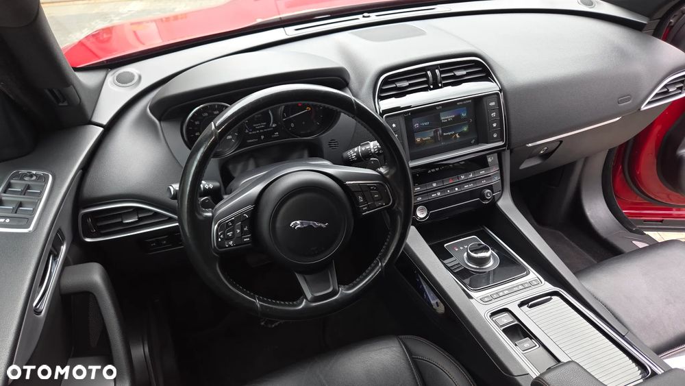 Jaguar F-Pace - 35