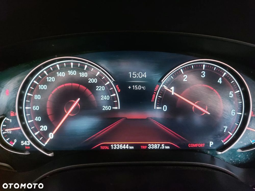 BMW Seria 5 530i xDrive Sport Line sport - 16