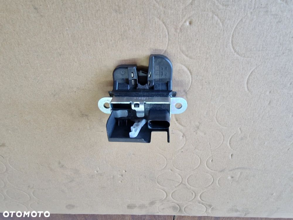 ZAMEK TYLNEJ KLAPY VW GOLF VII 5Q6827505B - 1