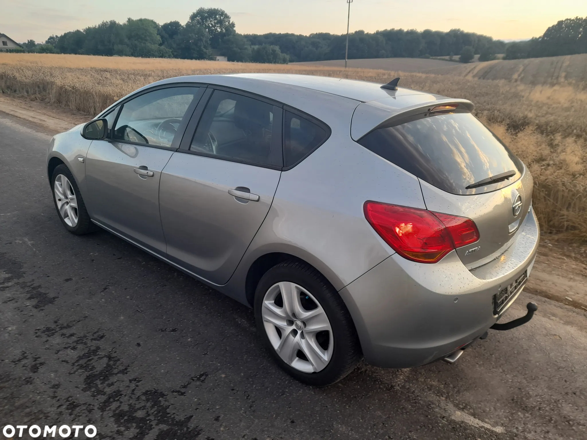 Opel Astra IV 1.4 T Cosmo - 9
