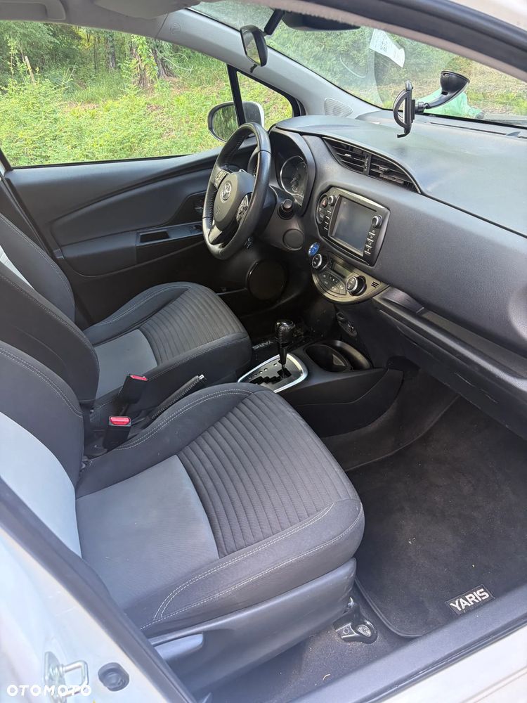 Toyota Yaris Hybrid 100 Active EU6 - 20