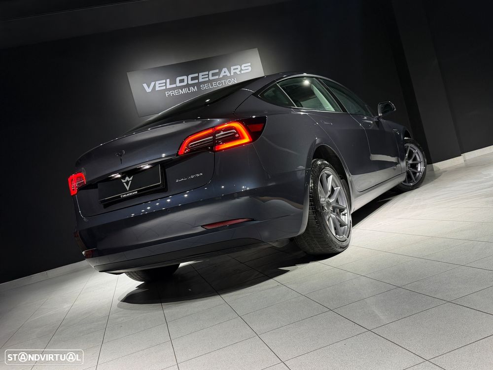 Tesla Model 3 Long-Range Dual Motor AWD - 11