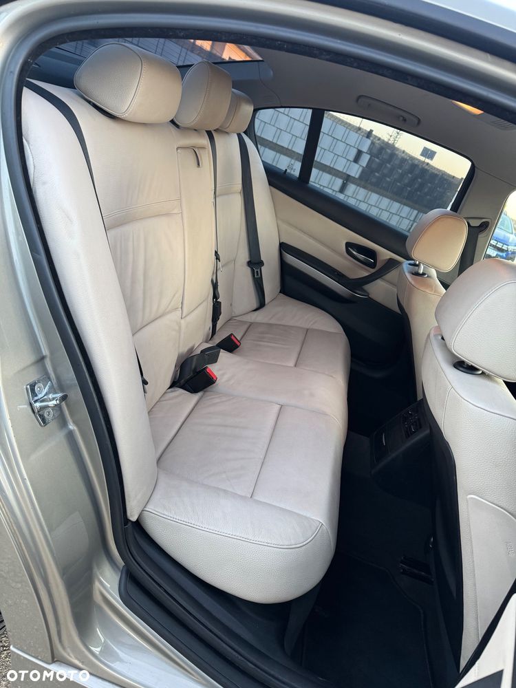 BMW Seria 3 320i Edition Exclusive - 19