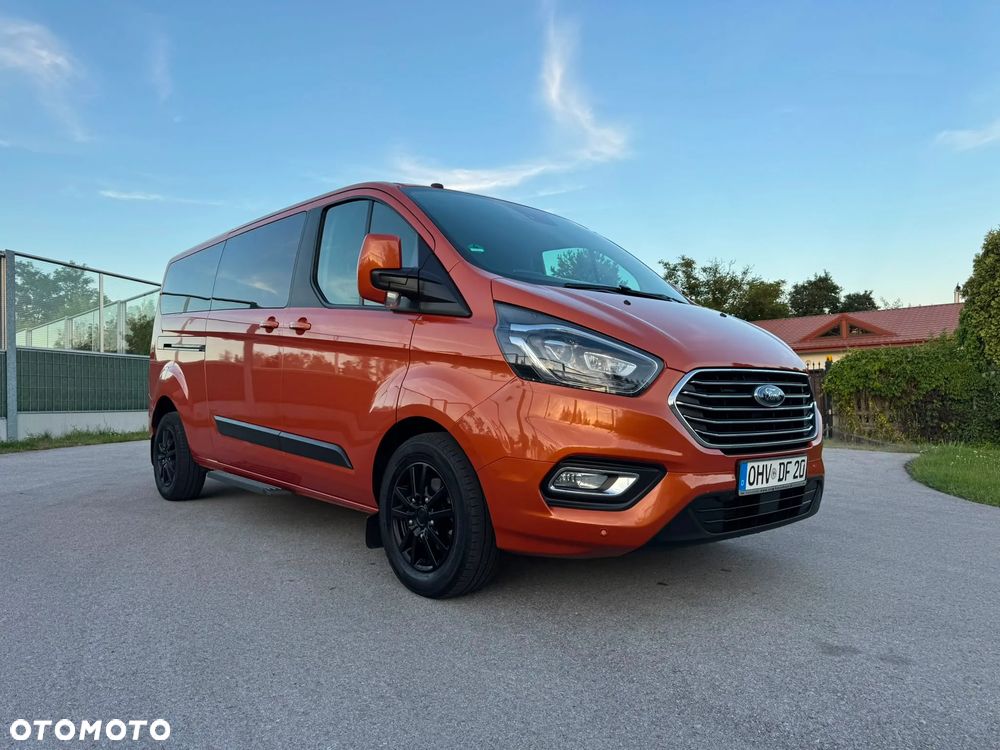 Ford Tourneo Custom - 23