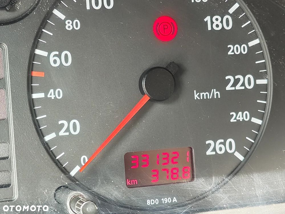 Audi A4 Avant 1.8 - 8