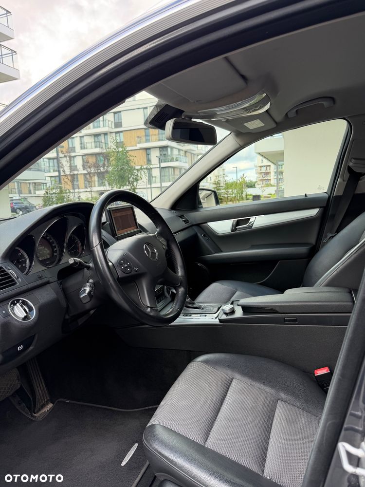 Mercedes-Benz Klasa C 200 CGI Automatik BlueEFFICIENCY Avantgarde - 10