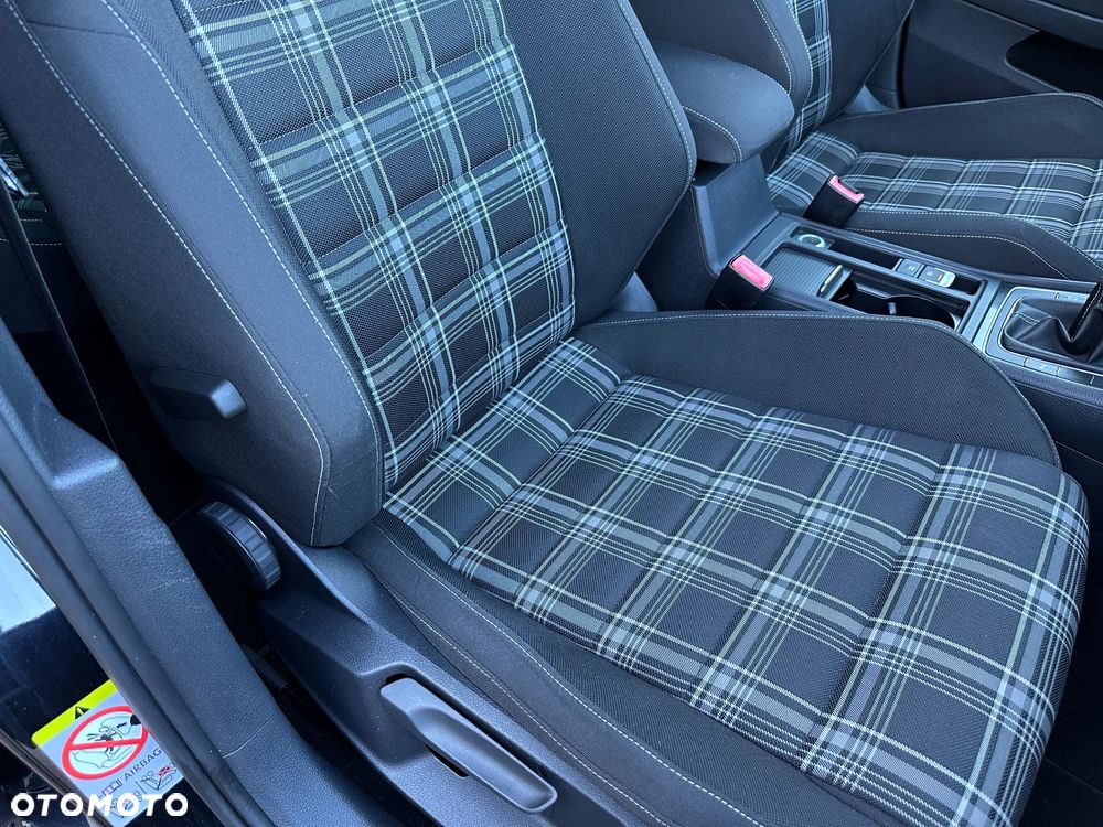 Volkswagen Golf 2.0 TDI BMT GTD - 7