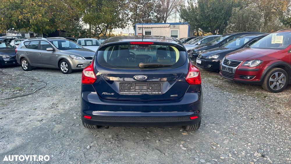 Ford Focus - 11