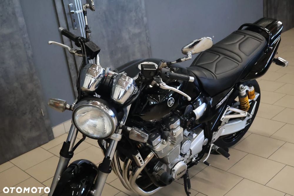 Yamaha XJR - 5