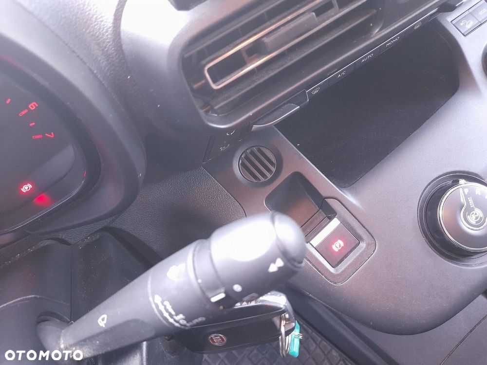 Fiat Doblo Van BLUE HDI - 13