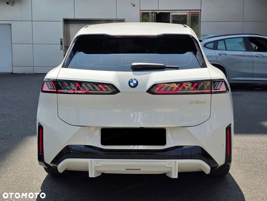 BMW iX3 - 6