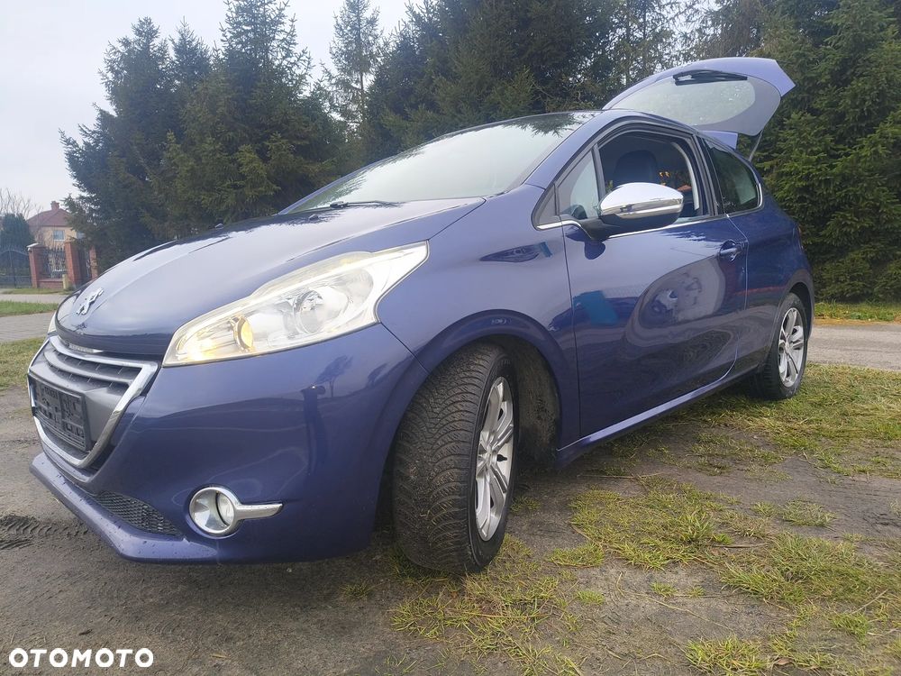 Peugeot 208 - 24