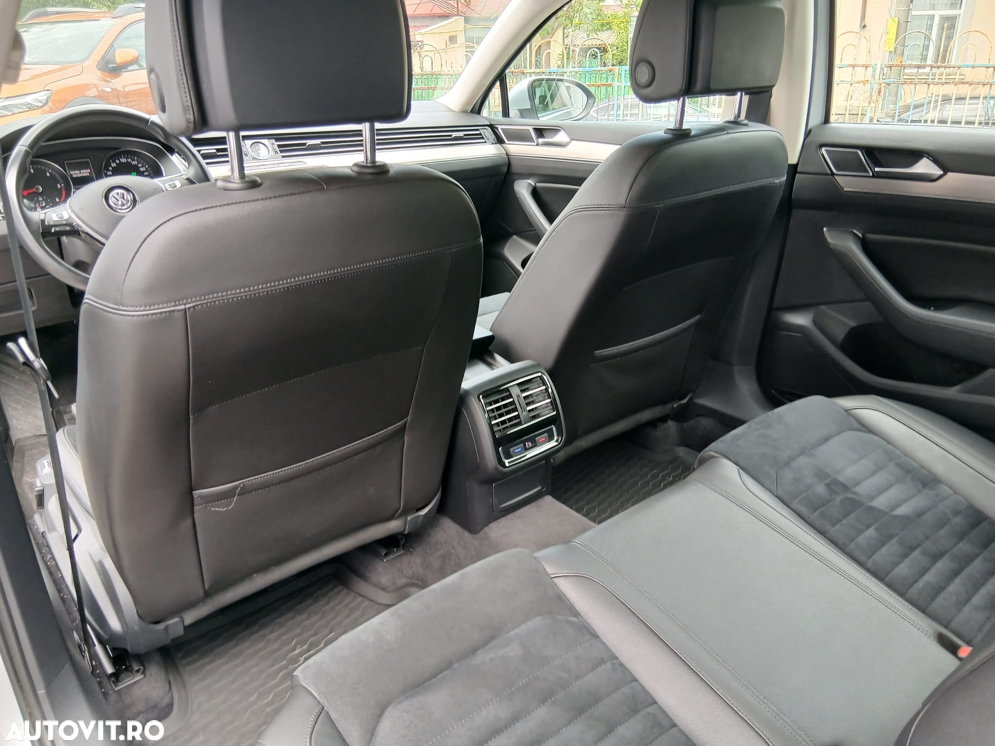 Volkswagen Passat 2.0 TDI DSG Highline - 4