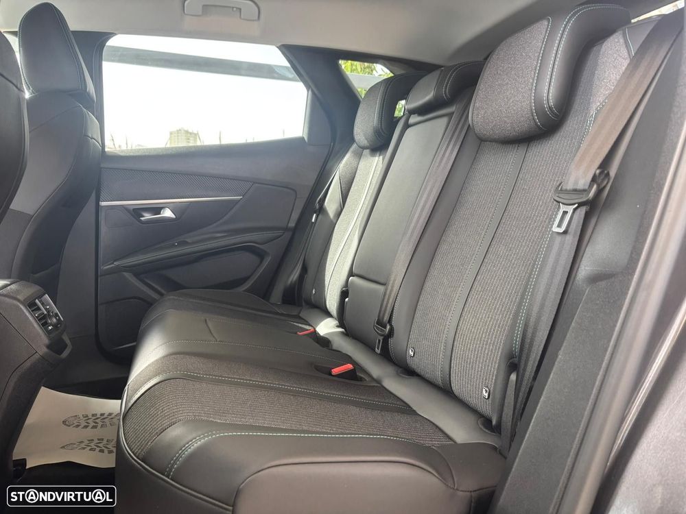 Peugeot 3008 1.6 Hybrid Allure Pack e-EAT8 - 34