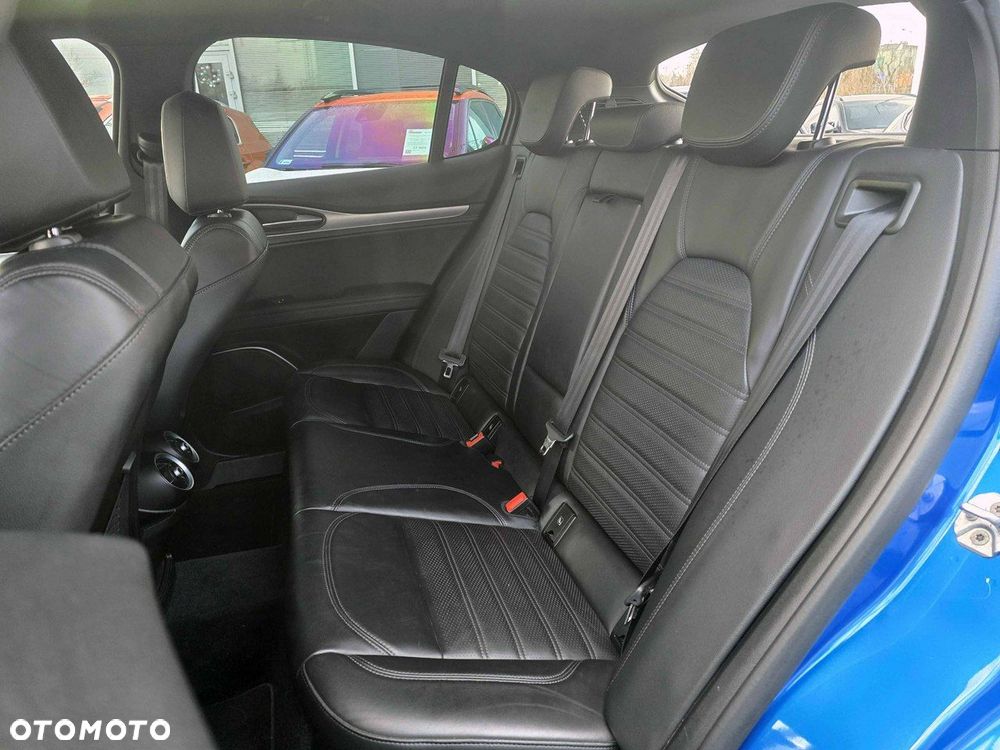 Alfa Romeo Stelvio - 18