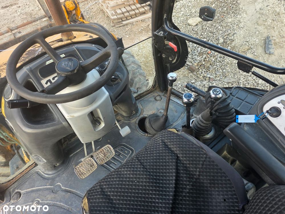 JCB 3CX - 4