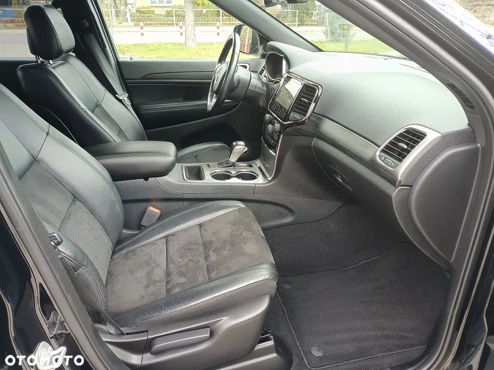 Jeep Grand Cherokee - 15