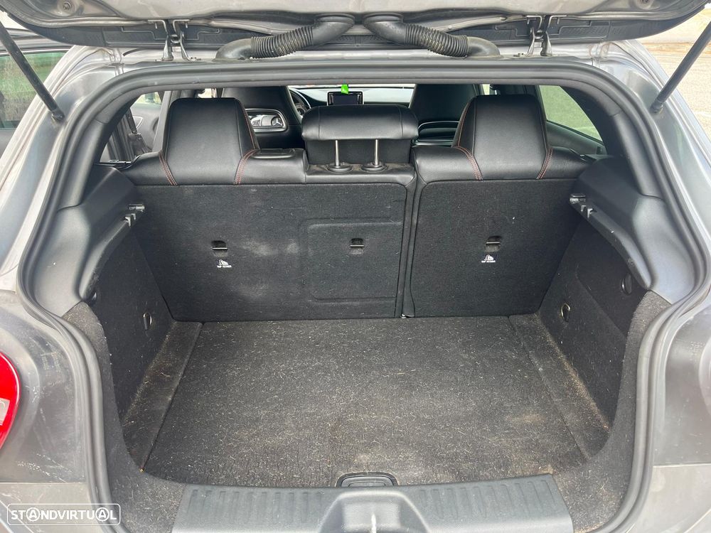 Mercedes-Benz A 180 d AMG Line - 14