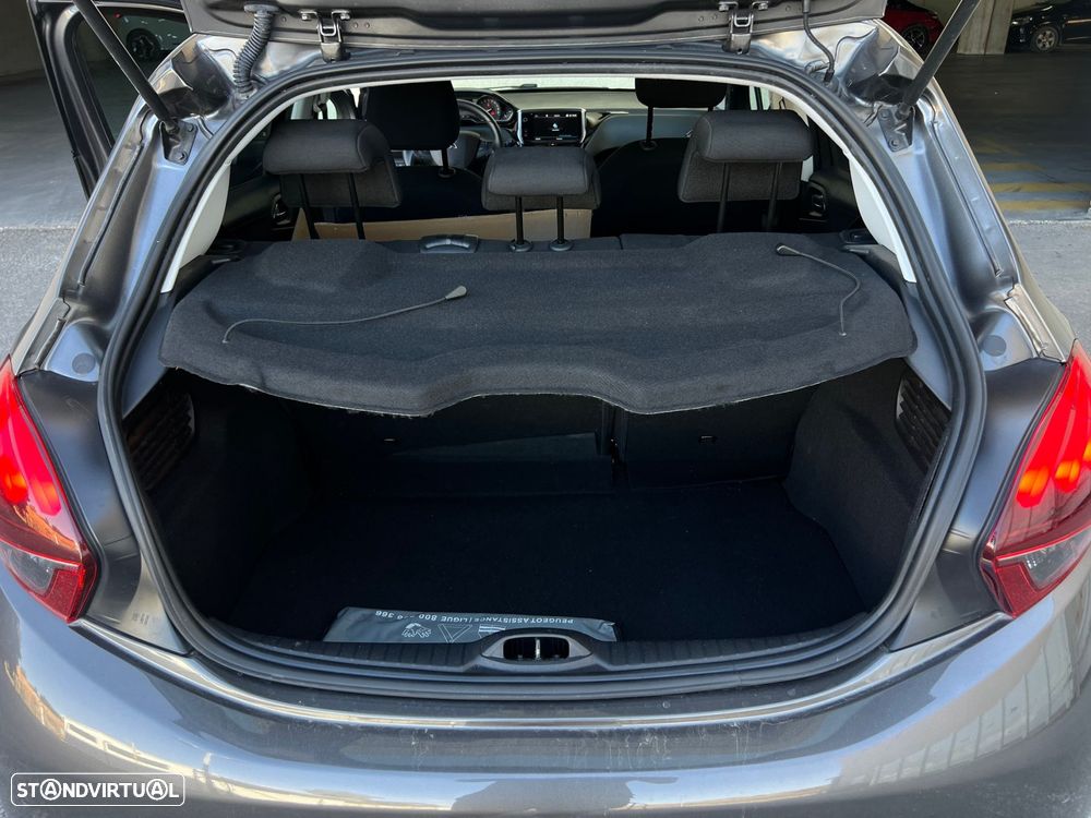 Peugeot 208 1.2 PureTech Signature - 22