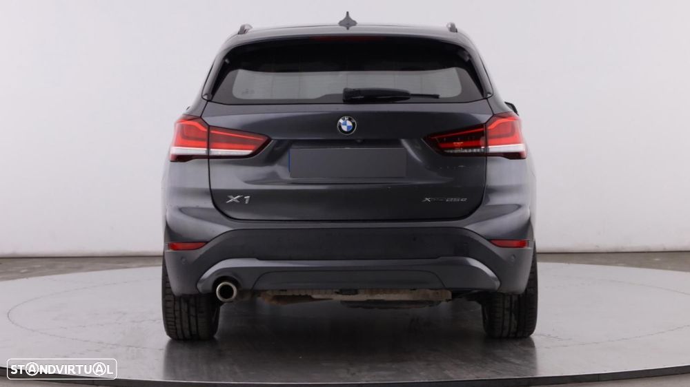 BMW X1 25 e xDrive — fotografia 5