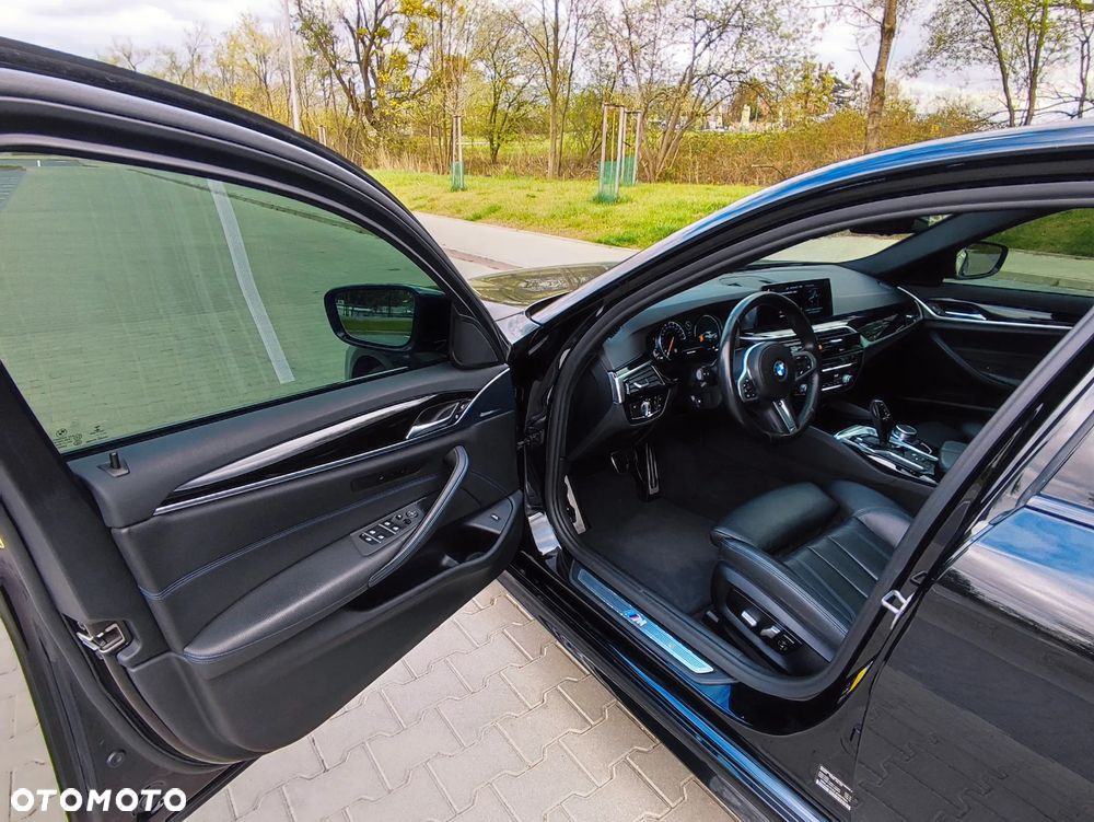 BMW Seria 5 530i xDrive M Sport Edition - 15