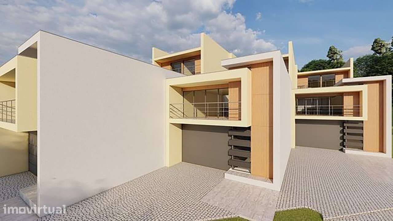 Moradia Gaveto em Estrutura a 3 minutos do centro de Vila Verde - Grande imagem: 2/10