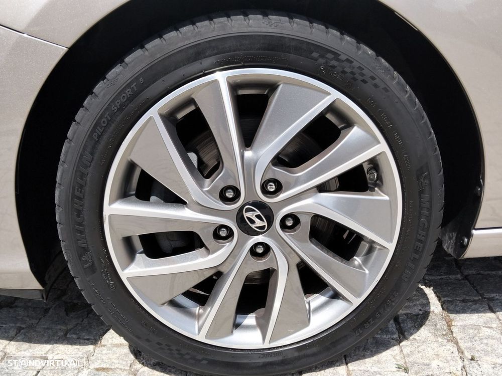 Hyundai i30 Fastback - 17